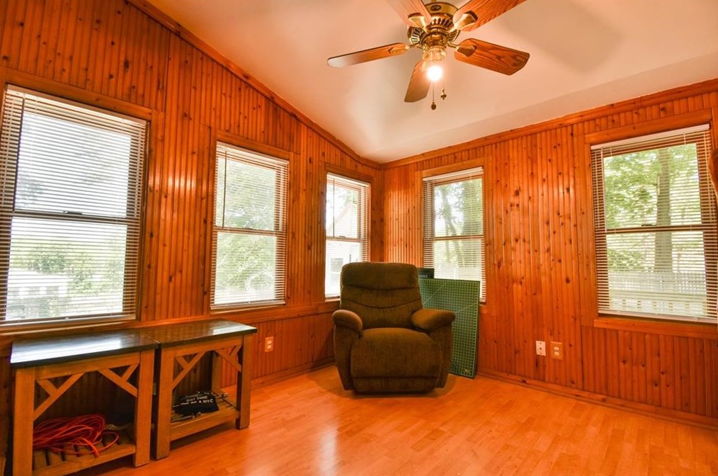 18 Oriole Ave, West Warwick RI  02893-6041 exterior