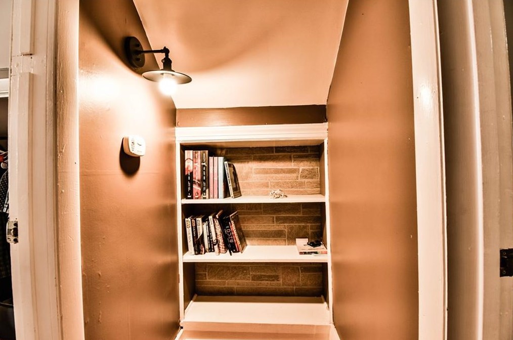 18 Oriole Ave, West Warwick RI  02893-6041 exterior