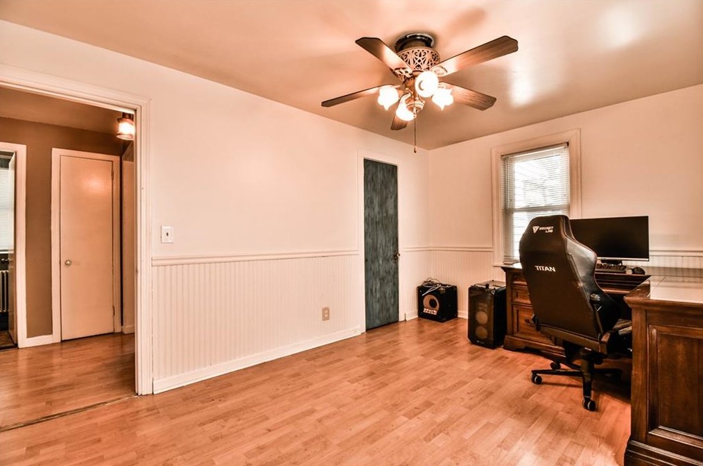 18 Oriole Ave, West Warwick RI  02893-6041 exterior