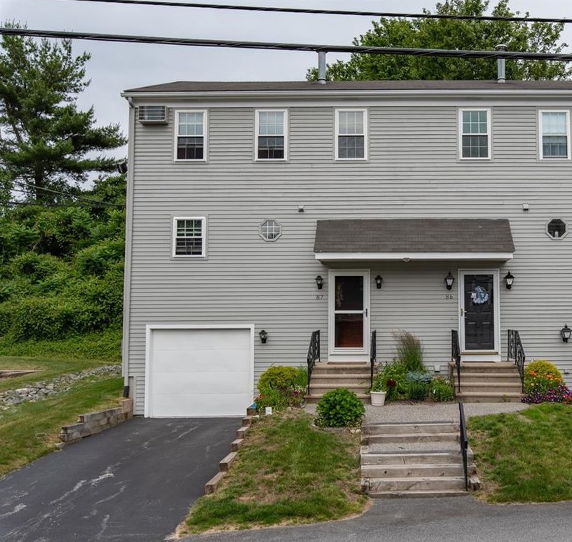 565 Quaker Ln #87, West Warwick, RI 02893