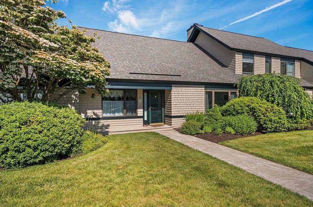 3 Blindbrook Dr, South Kingstown, RI 02882