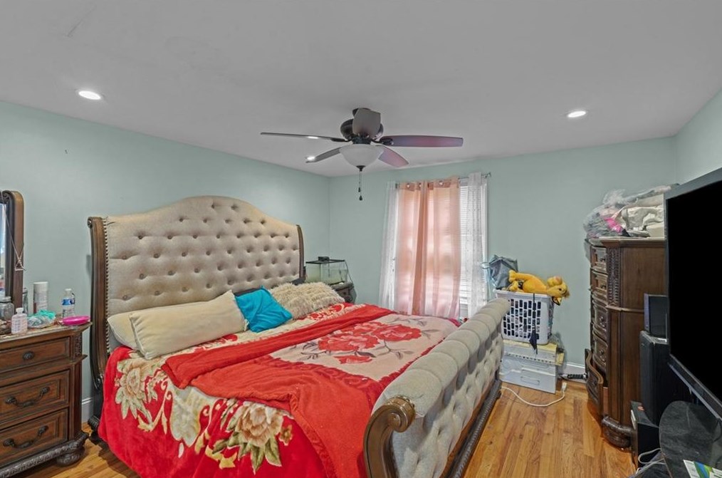 76 Boxwood Ave, Cranston RI 02910-5507 exterior