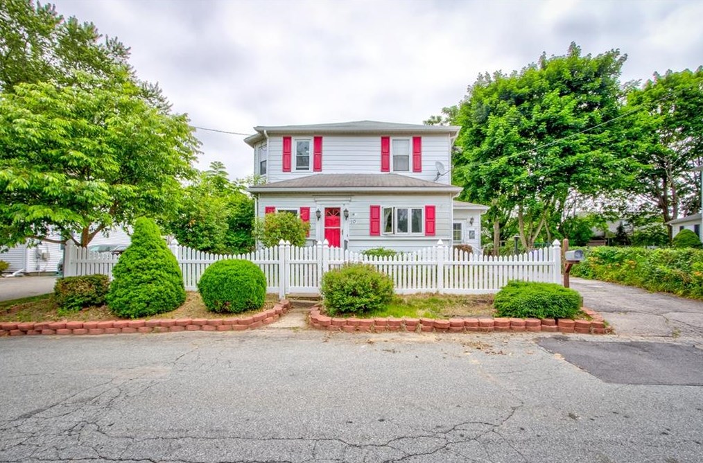 10 Ashton St, West Warwick, RI 02893