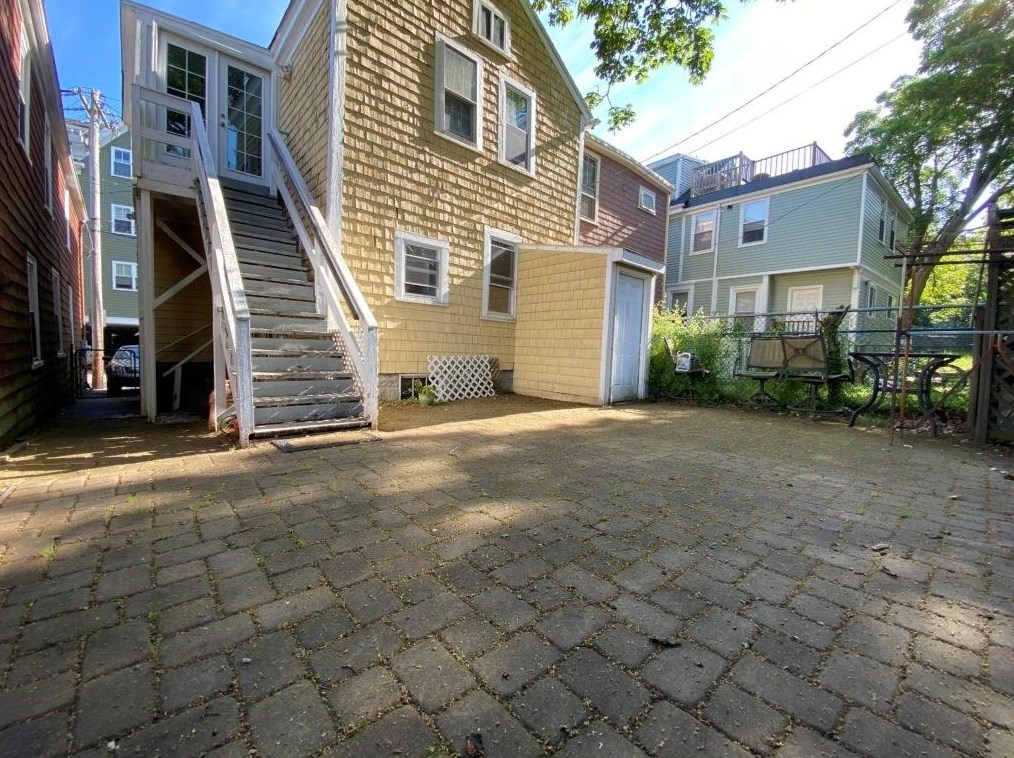 29 Dennison St, Middletown, RI 02840