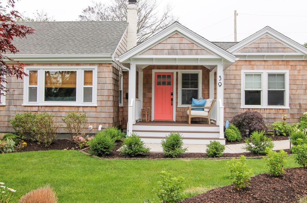 39 Bateman Ave, Middletown, RI 02840