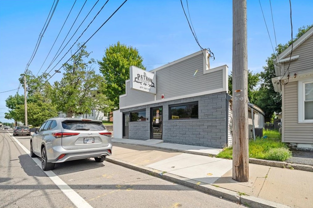 1942 Smith St, Providence, RI 02911