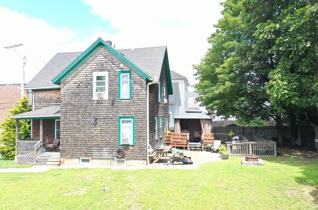 69 2nd Ave, Woonsocket, RI 02895