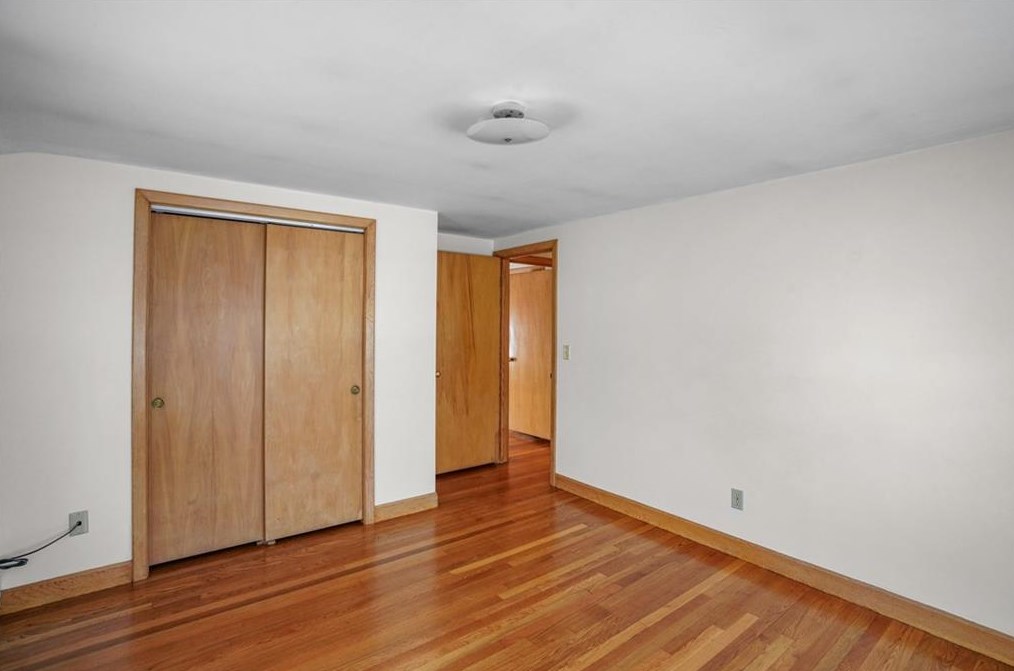 12 Hybrid Dr, Cranston RI 02920-5804 exterior