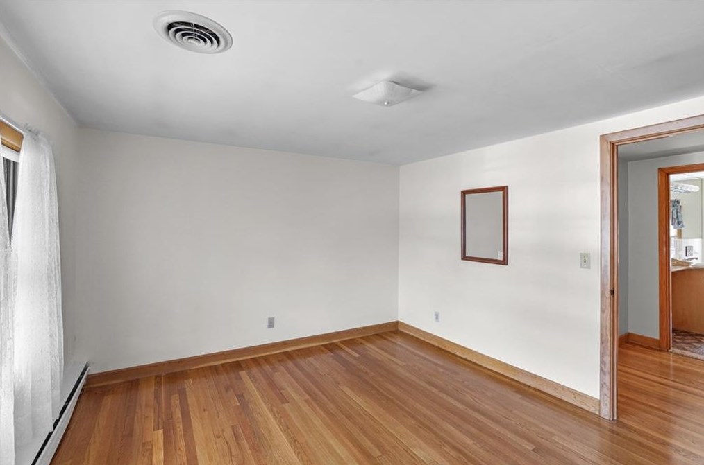 12 Hybrid Dr, Cranston RI 02920-5804 exterior