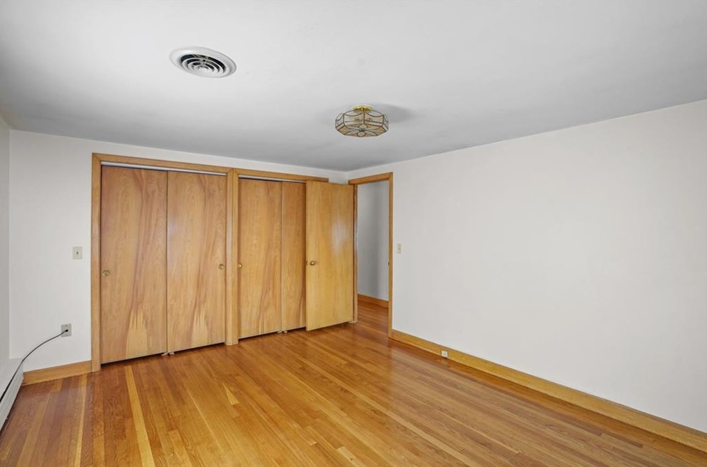 12 Hybrid Dr, Cranston RI 02920-5804 exterior