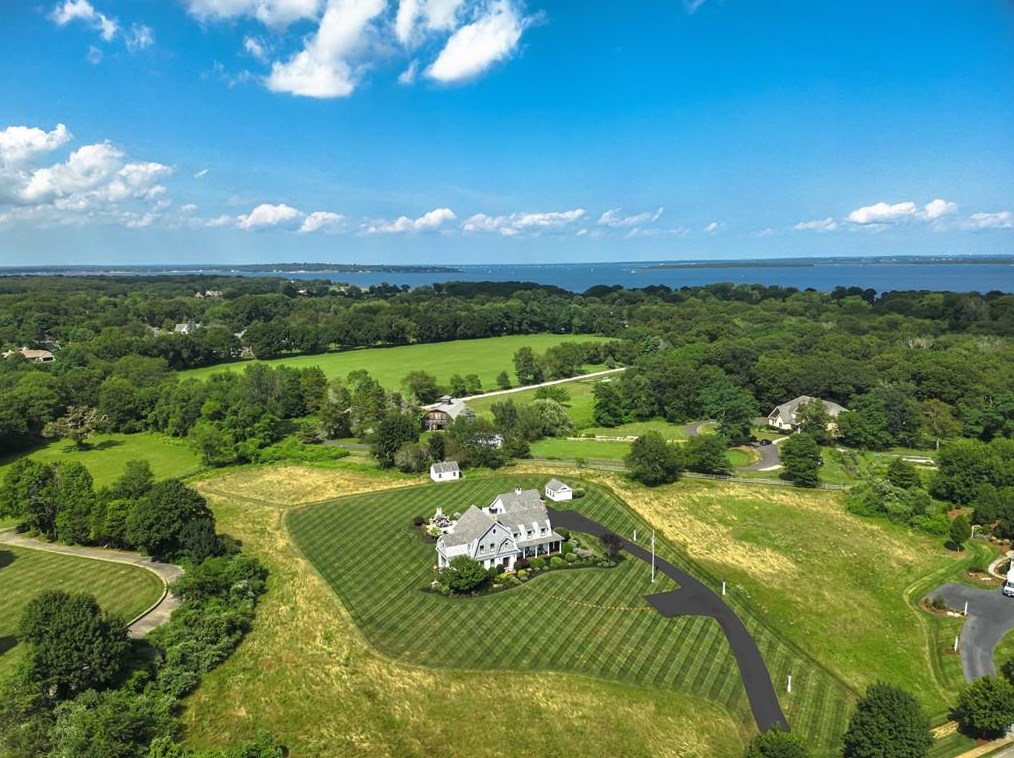 76 Wilbert Way, North Kingstown, RI 02852