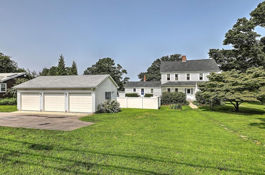 1351 Broadway, East Providence, RI 02914 exterior