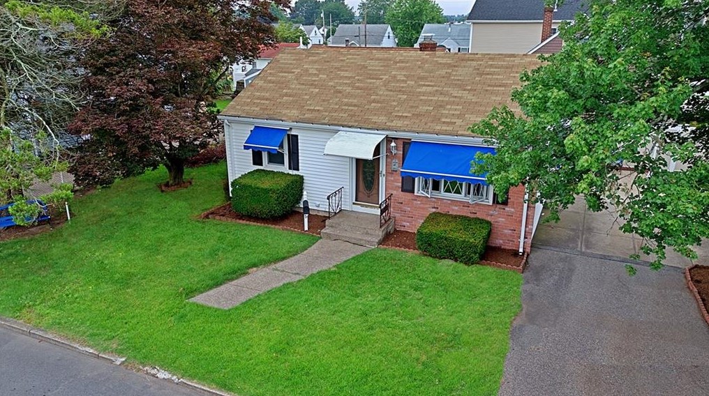 5 Dewey Ave, Pawtucket, RI 02861-4007