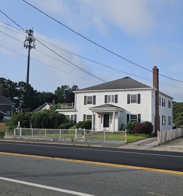 553 Smithfield Rd, North Smithfield, RI 02896-7228