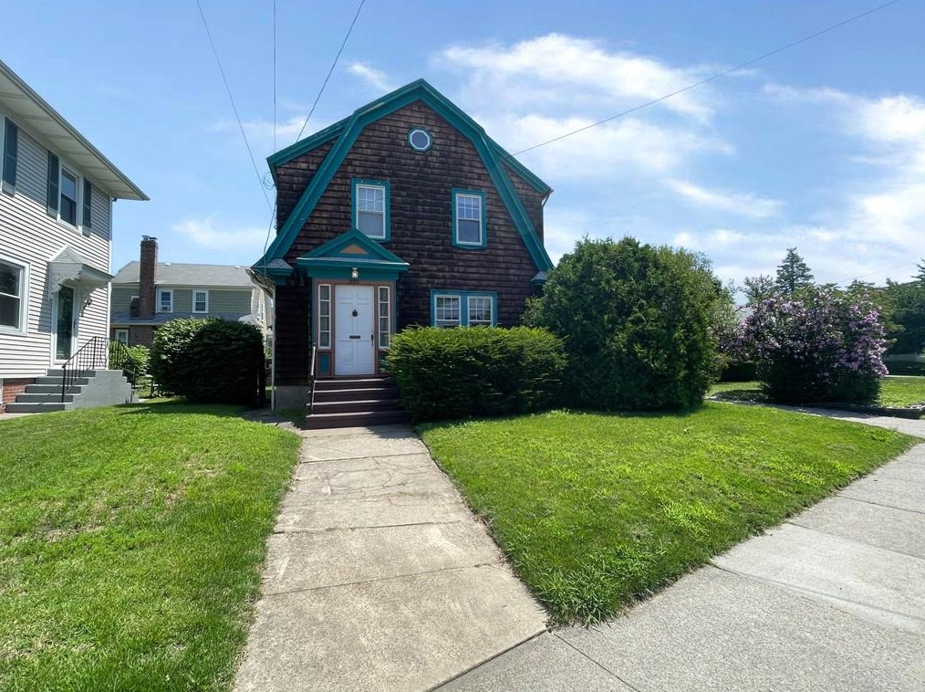 2020 Broad St, Providence, RI 02905