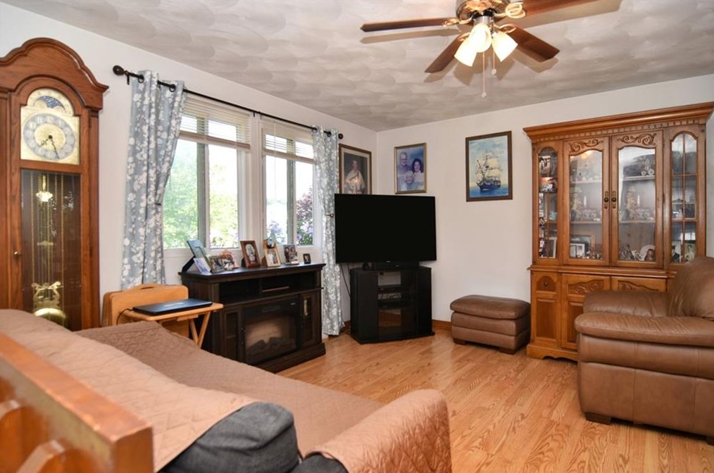 38 Sandy Ln, Westerly, RI 02891
