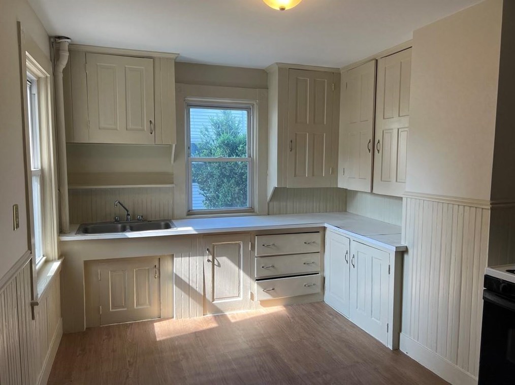 84 Summer St, Cranston RI 02910-5737 exterior