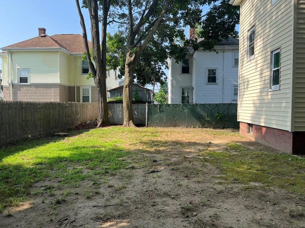 84 Summer St, Cranston RI 02910-5737 exterior