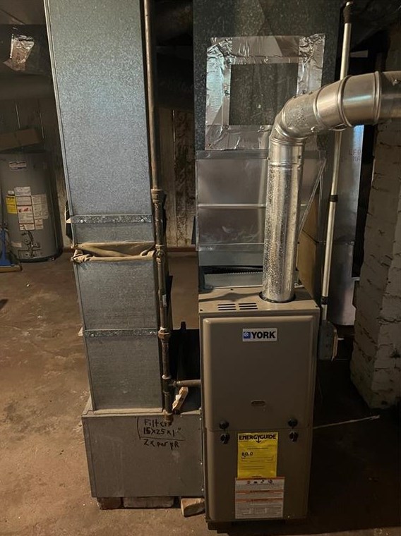 84 Summer St, Cranston RI 02910-5737 exterior