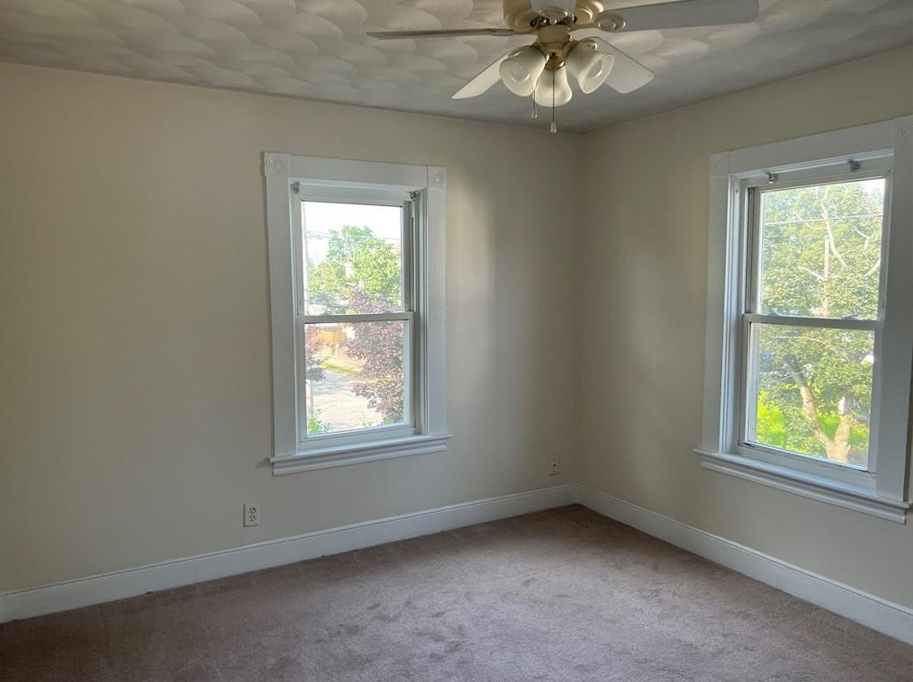 84 Summer St, Cranston RI 02910-5737 exterior