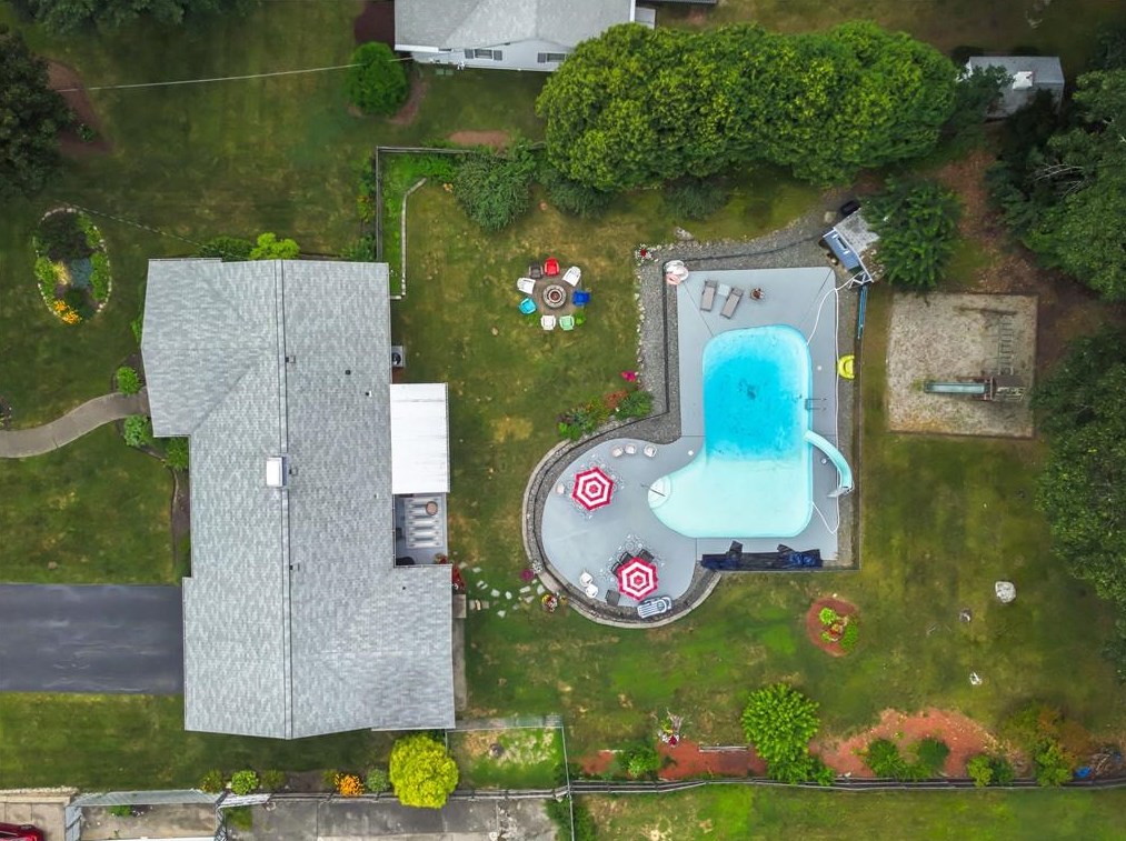 46 W River Pkwy, North Providence, RI 02911