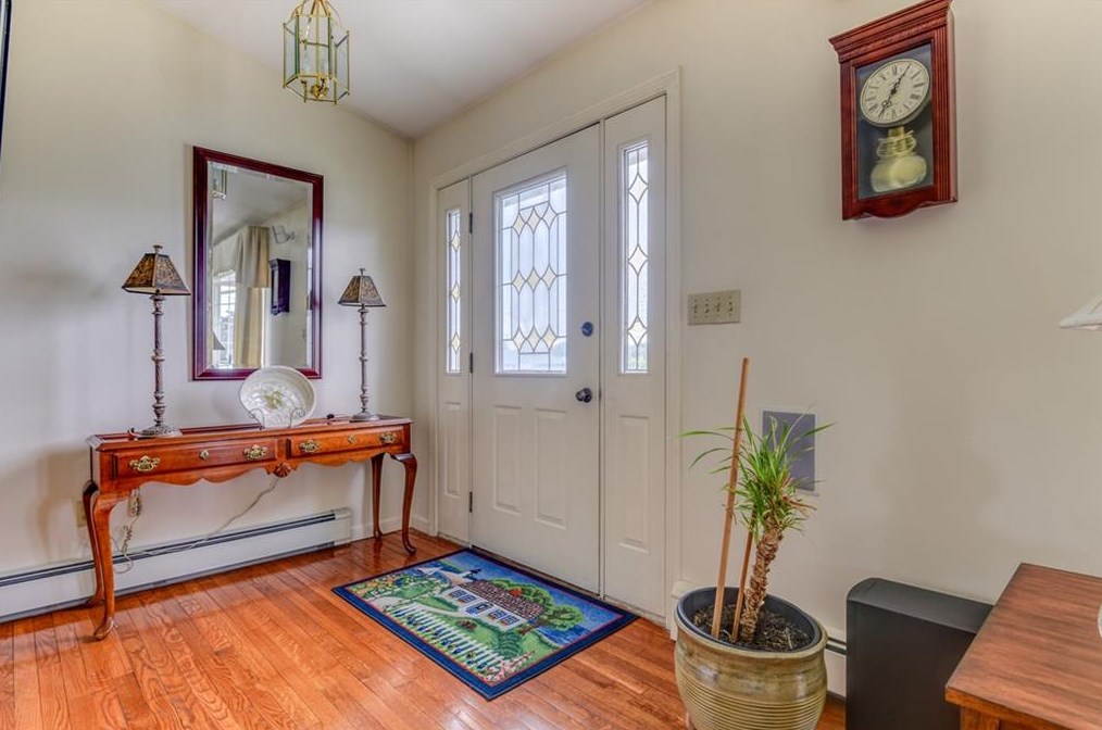 18 Addy Dr, Bristol, RI 02809-4354