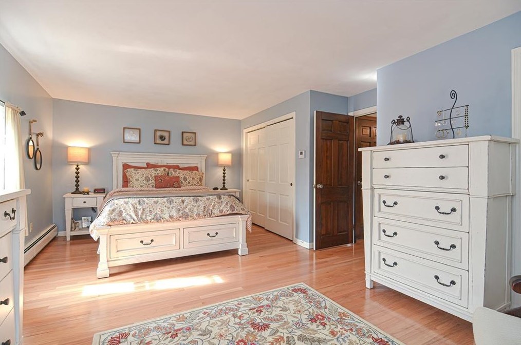 43 Academy Ave, Bristol RI 02809-4102 exterior