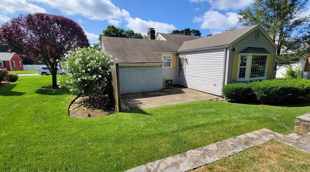 159 Hilltop Dr, Cranston, RI 02920