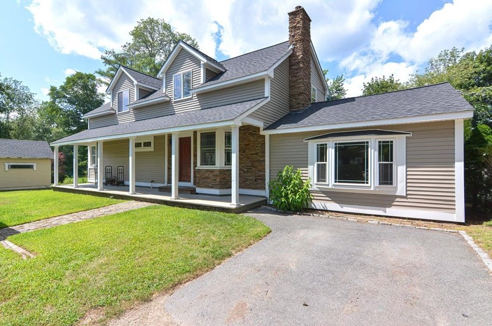 9 Manning Ct, Coventry, RI 02816