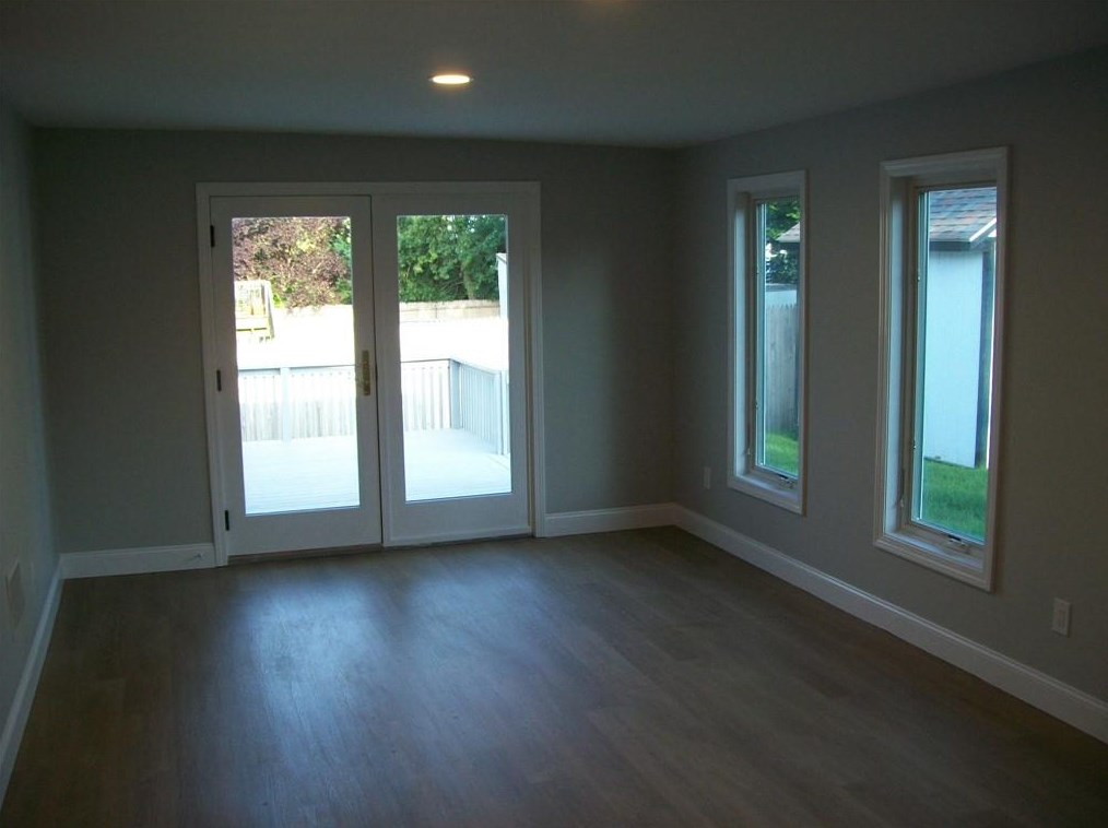 124 Hazelton St, Cranston RI 02920-4816 exterior