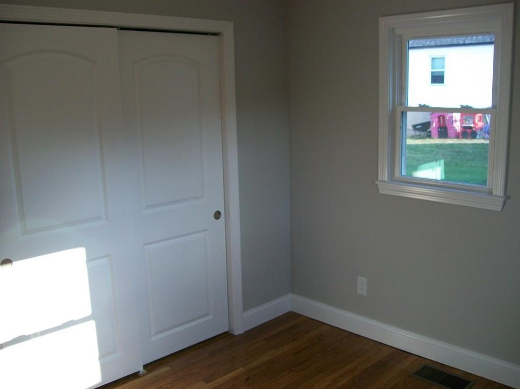 124 Hazelton St, Cranston RI 02920-4816 exterior