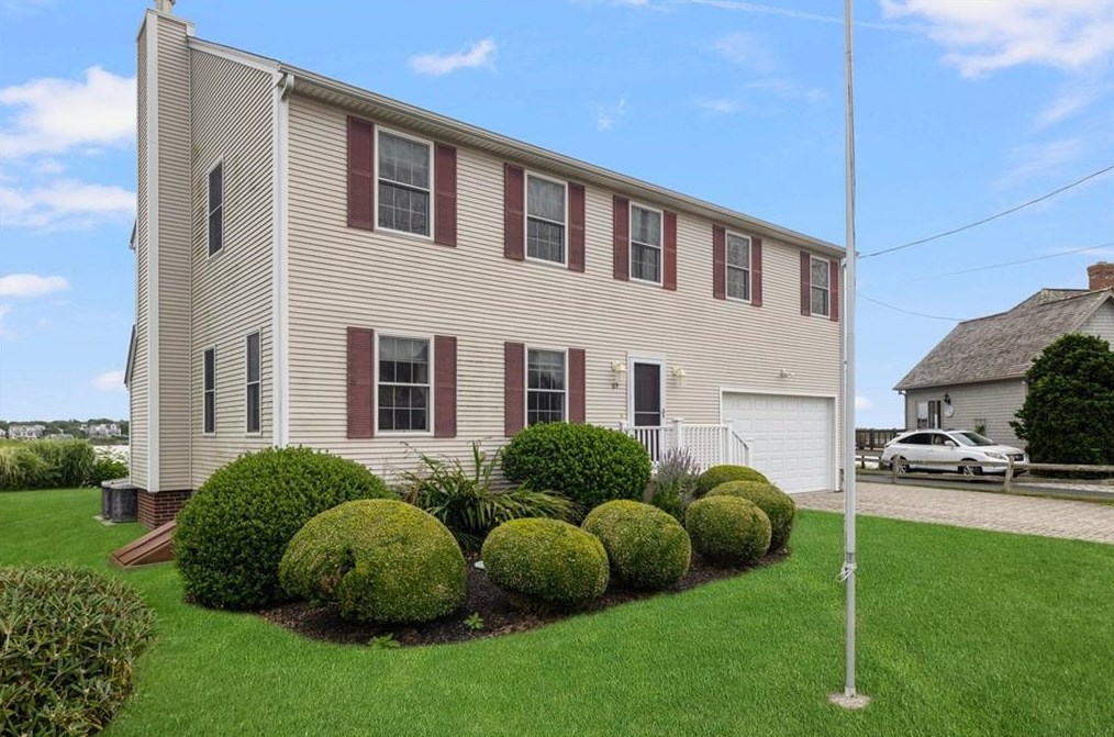 69 E Shore Rd, South Kingstown, RI 02882