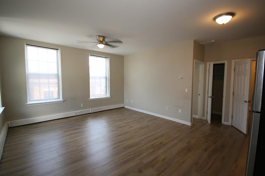 70 Main St #3f, Woonsocket, RI 02895