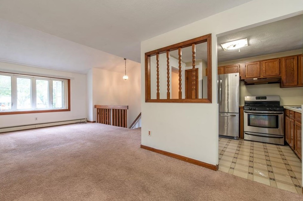 23 Vincent Way, Cranston RI 02921-2582 exterior