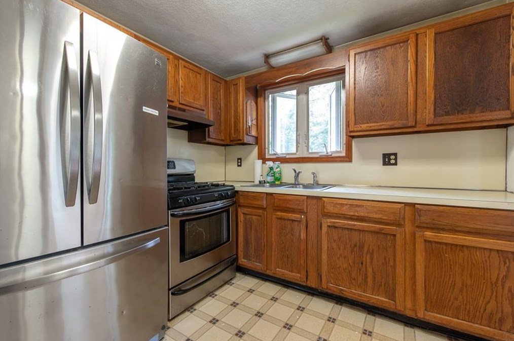 23 Vincent Way, Cranston RI 02921-2582 exterior