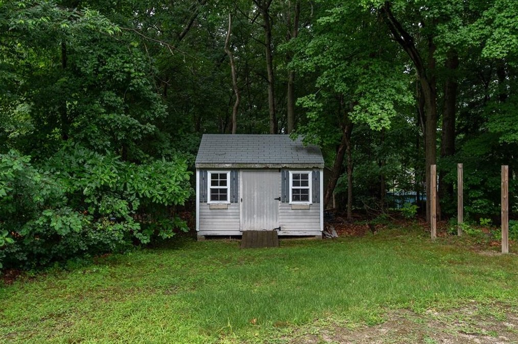 23 Vincent Way, Cranston RI 02921-2582 exterior