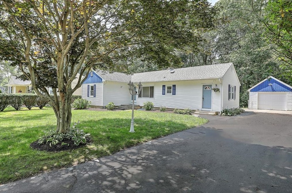15 W Scenic View Dr, Providence, RI 02919