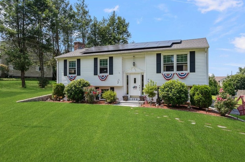 328 New London Ave, West Warwick, RI 02893