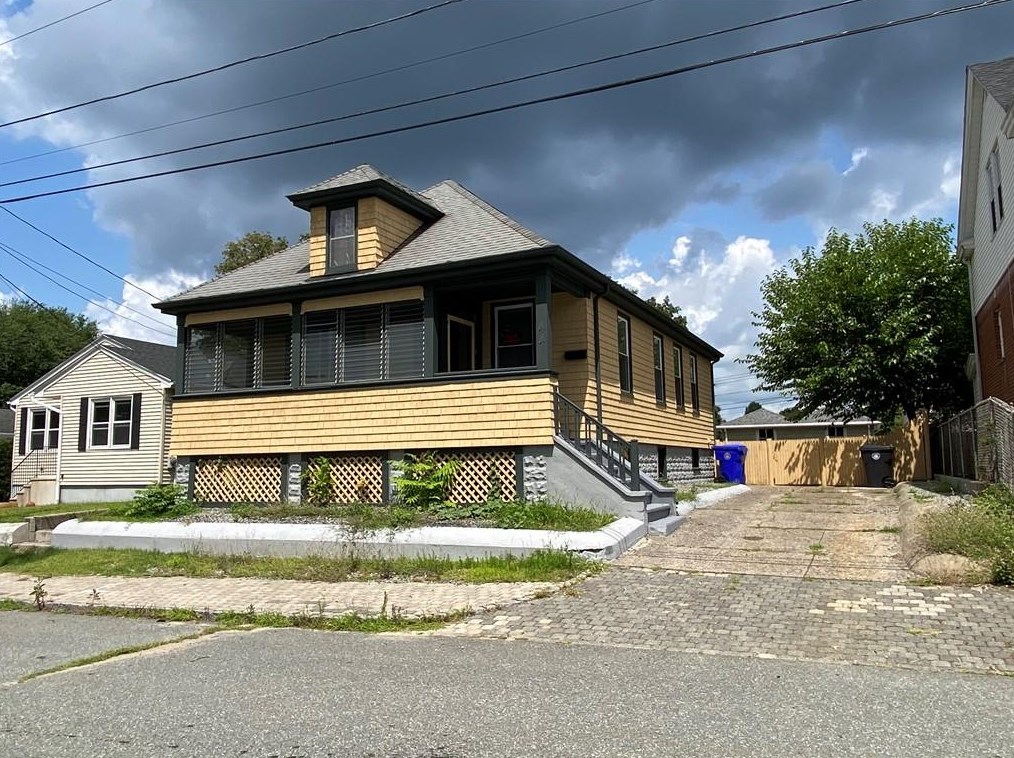 44 Volturno St, Providence, RI 02904