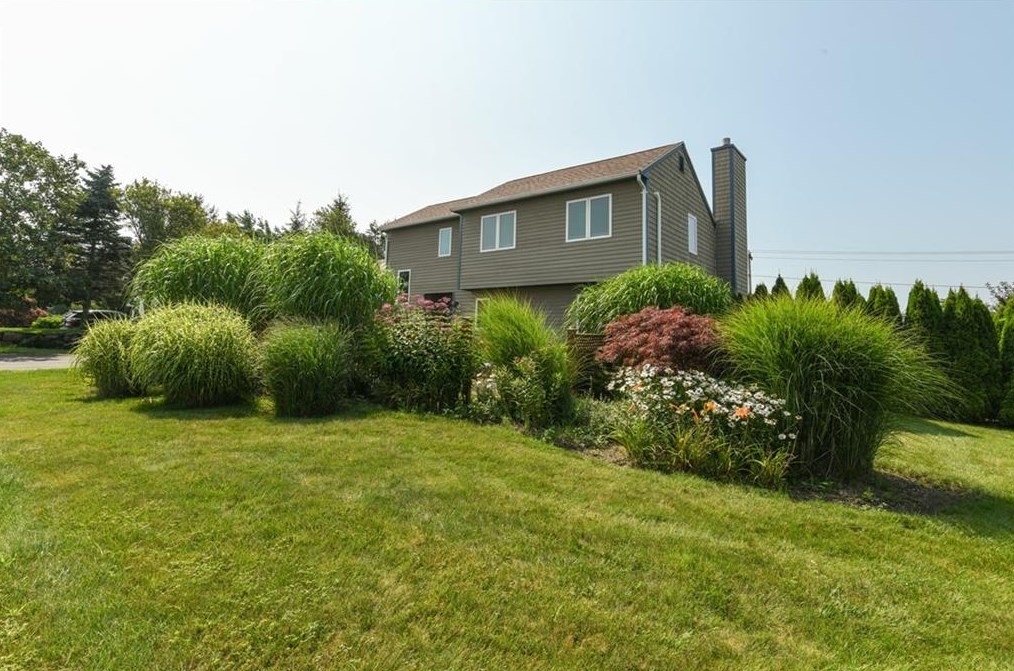 6 Ashley Ct, South Kingstown, RI 02882