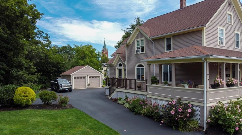 50 N Ballou St, Woonsocket, RI 02895