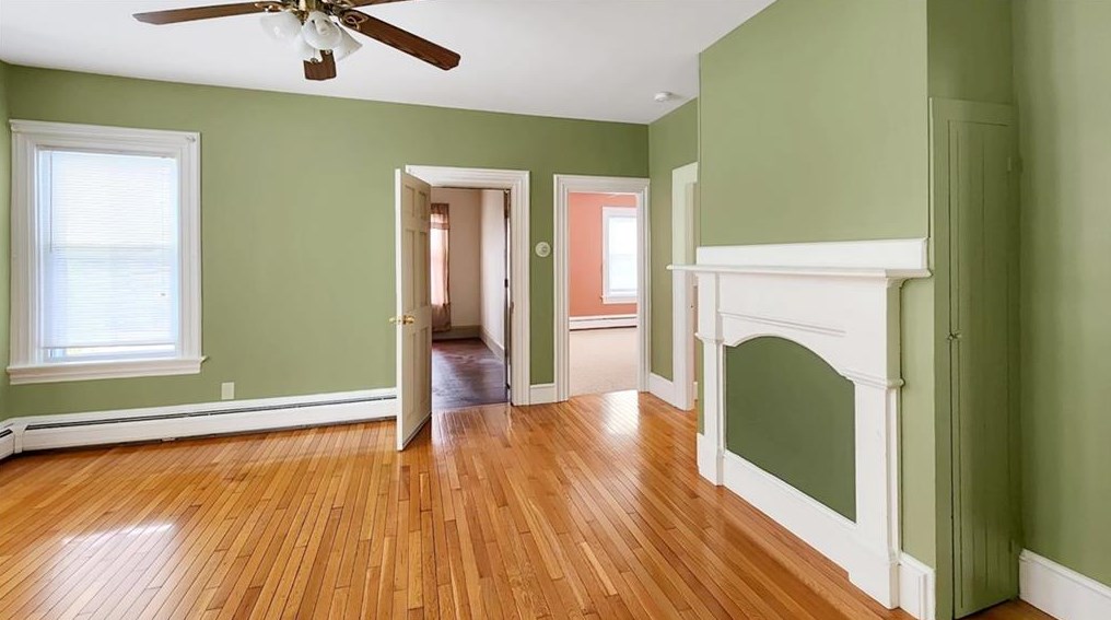 359 Wood St, Bristol RI 02809-2308 exterior