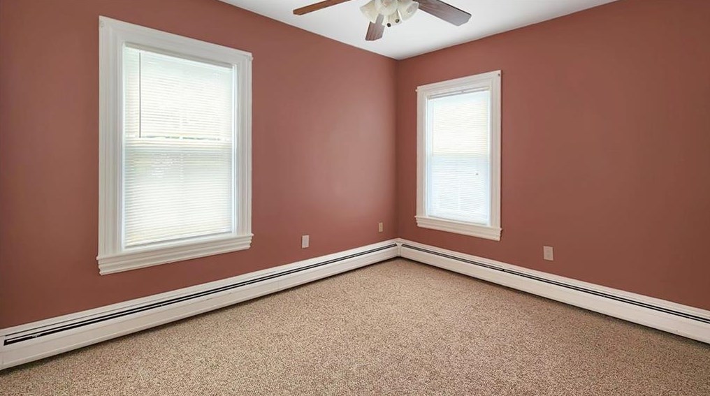 359 Wood St, Bristol RI 02809-2308 exterior