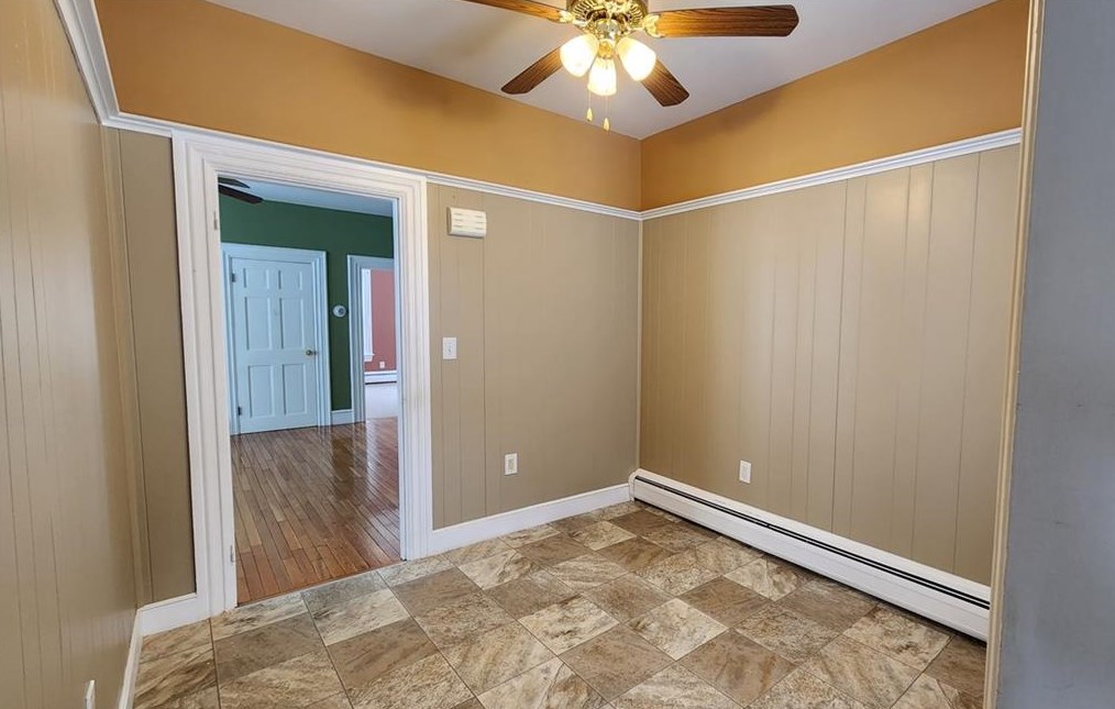 359 Wood St, Bristol RI 02809-2308 exterior