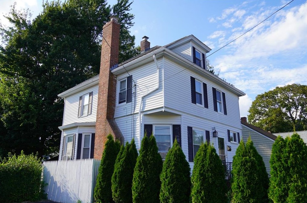 39 Homewood Ave, North Providence, RI 02911
