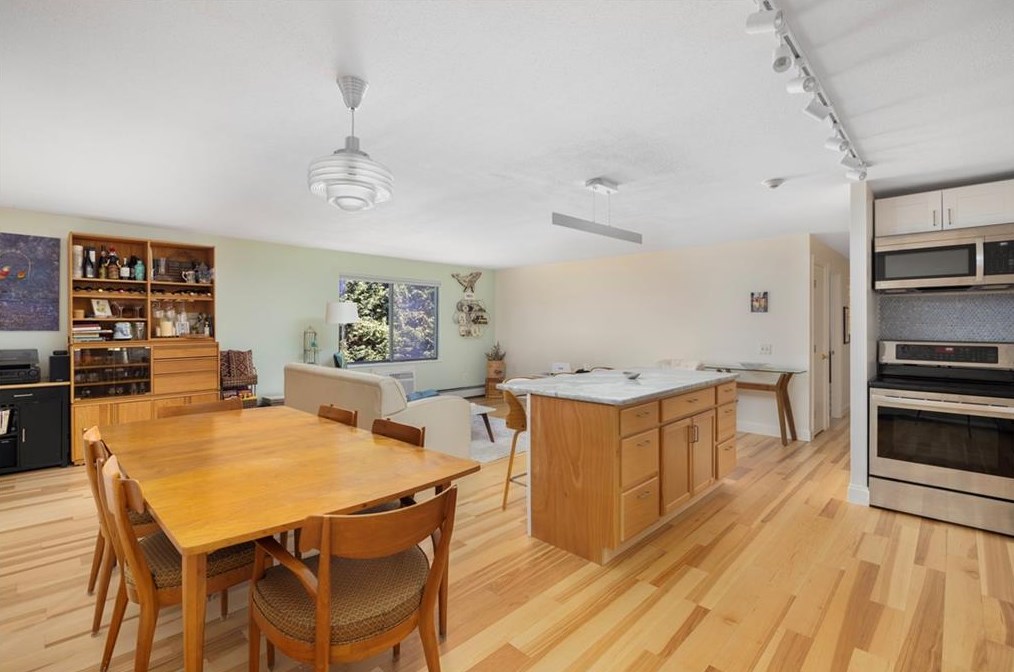 66 Girard Ave #110, Middletown, RI 02840