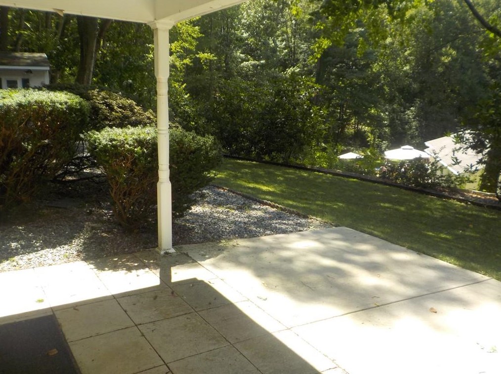 1 Old Greenville Rd, Providence, RI 02919