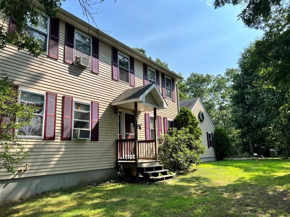 27 Greenridge Ct, West Greenwich, RI 02817
