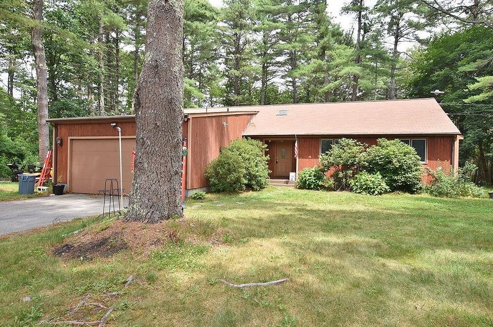 44 Town Farm Rd, Coventry, RI 02816