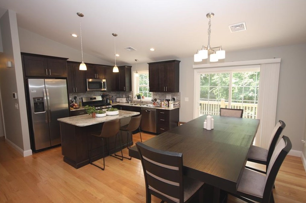 21 Pennsylvania Ave, West Warwick, RI 02893